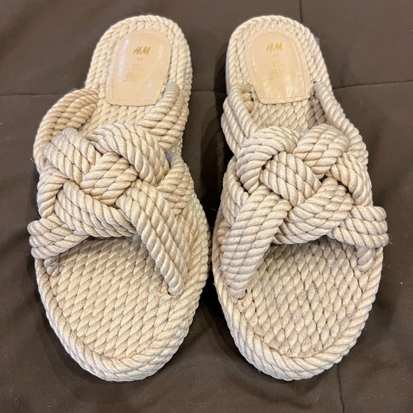 H&M Rope knot slides women’s size 11 - Picture 2 of 3